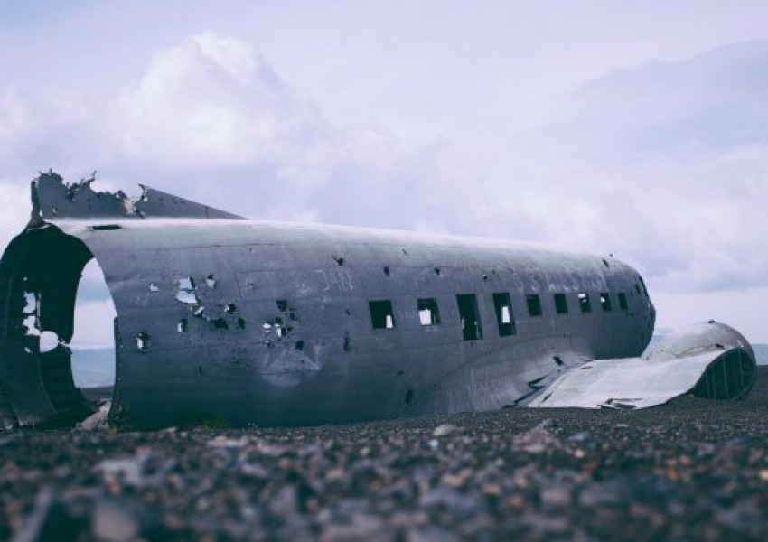 Ирански самолет с 66 души на борда се разби, всички са загинали  