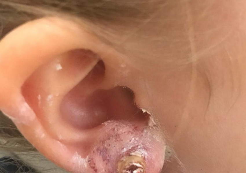 Майка купи обици за 3 паунда на дъщеря си и ето какво се случи! (СНИМКИ)