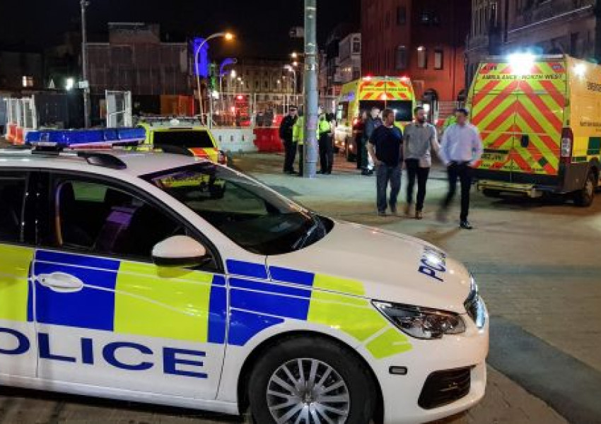 19-годишен е задържан, след като колата му се заби в тълпа пред нощен клуб в Блекпул