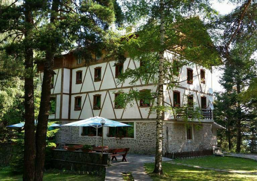Хижа Гюндера - уют, прекрасна природа и вкусна храна в полите на Рила
