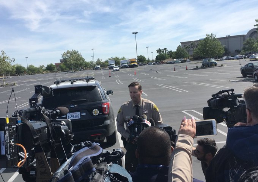 Хлапак простреля съученик в Америка