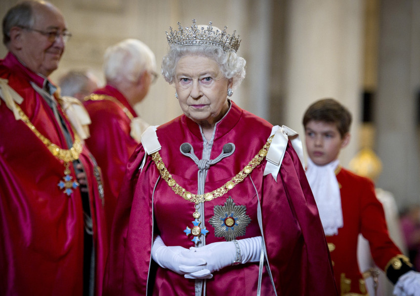 Кралица Елизабет Втора одобри споразумението между Великобритания