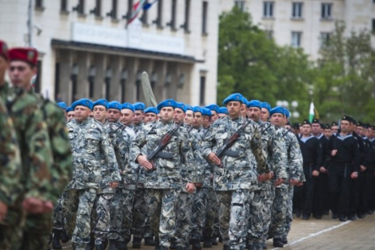 Режат с по 2 лева порциона на курсантите в БА