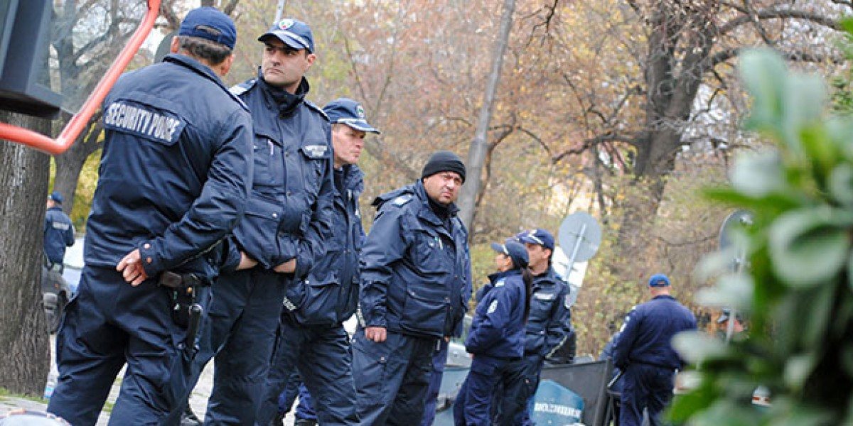 Полицаите на масов протест в столицата