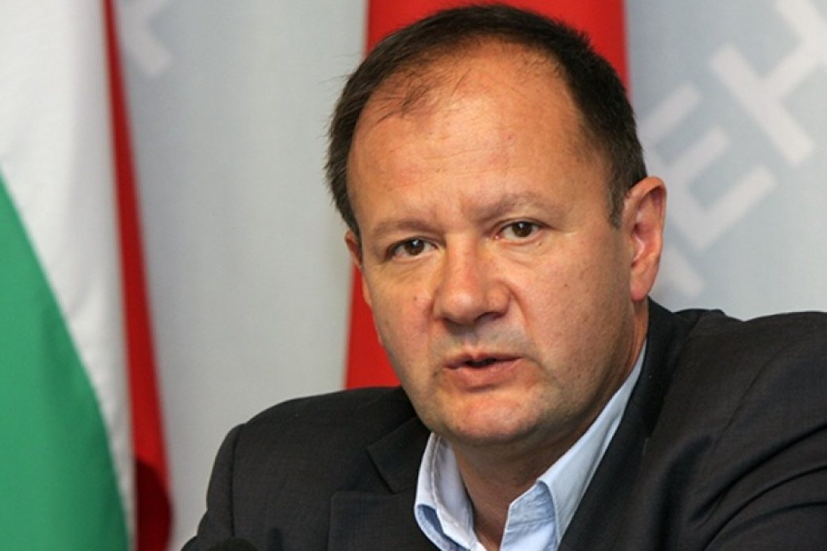 Миков: И демокрацията, и съдебната реформа са фасадни у нас