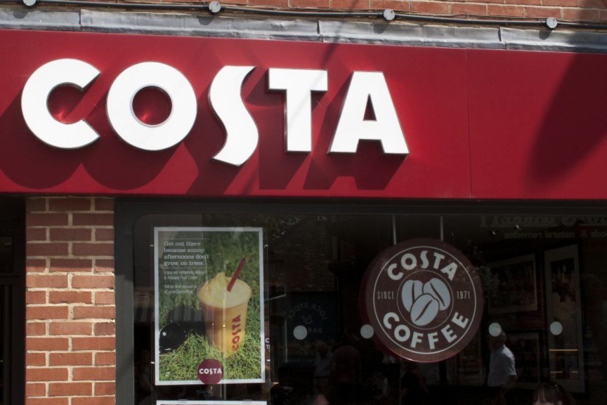 "Costa" раздава безплатно кафе и храна на Коледа