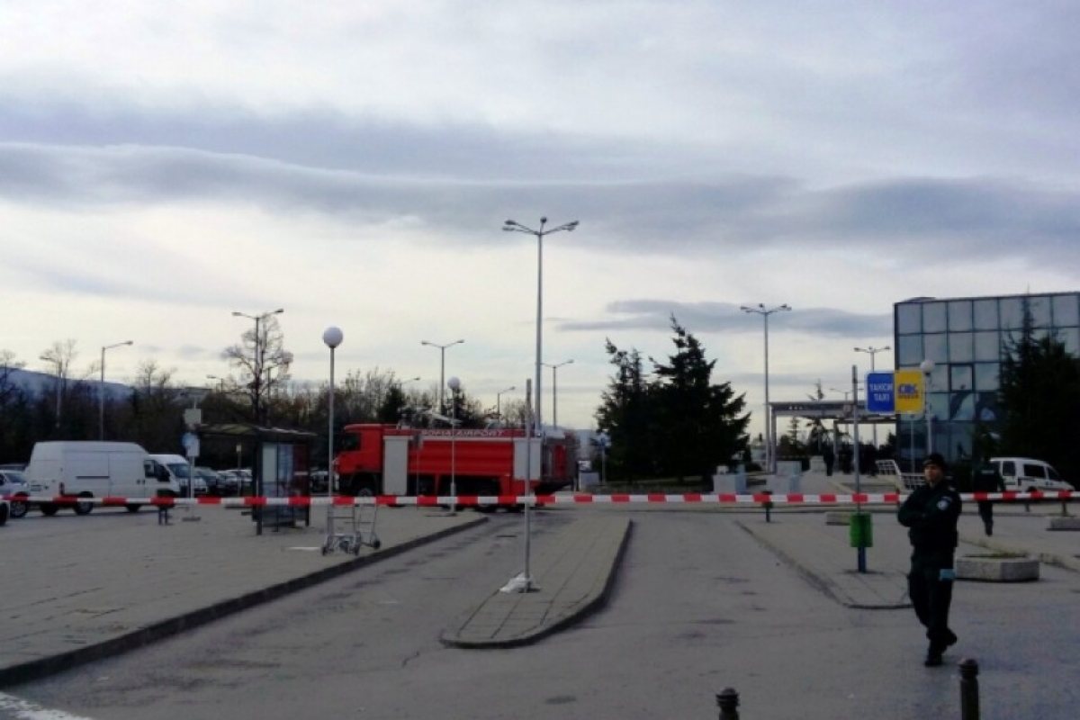 Потвърдено: Има бомба в буса до летището