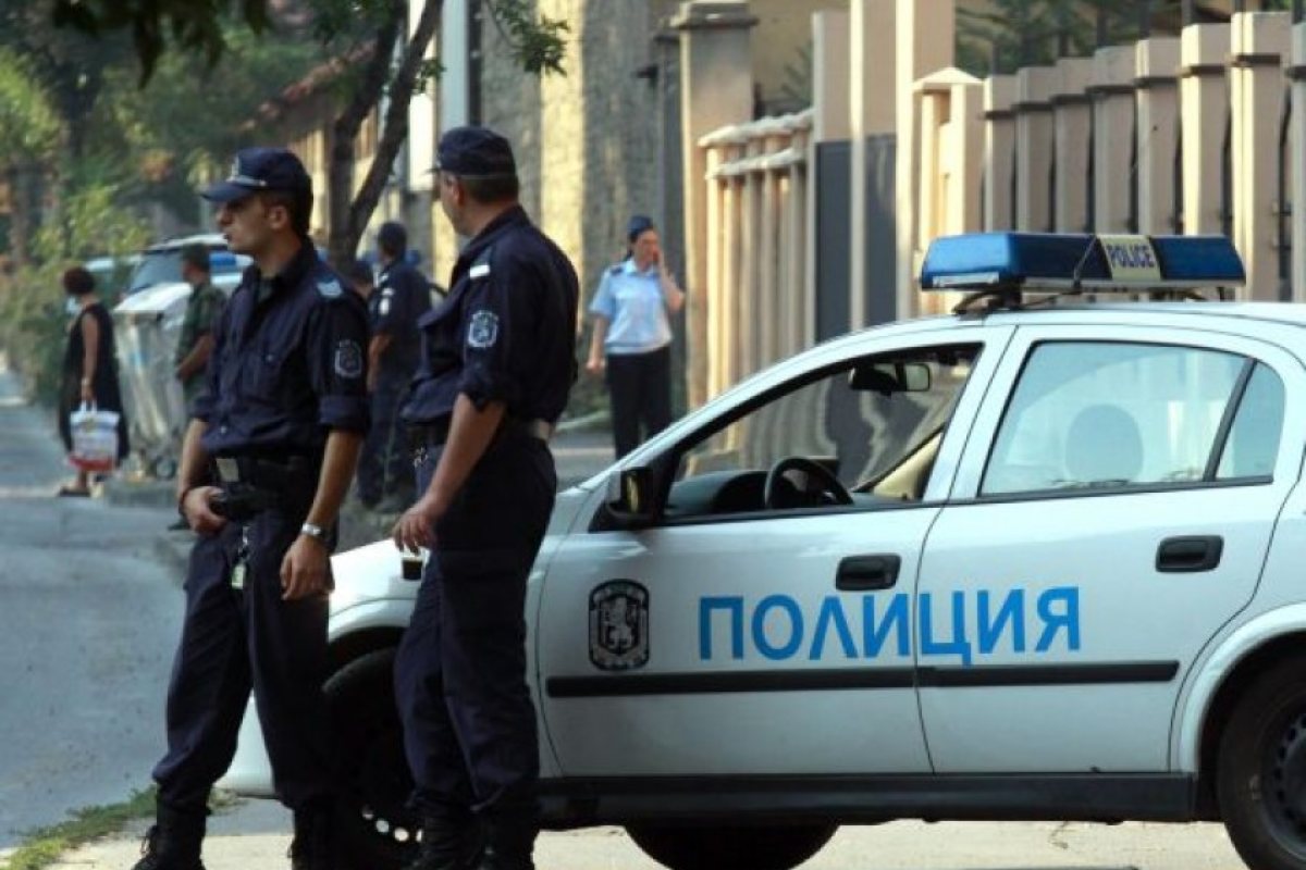 Откриха забранени вещи в дом за настаняване на бежанци