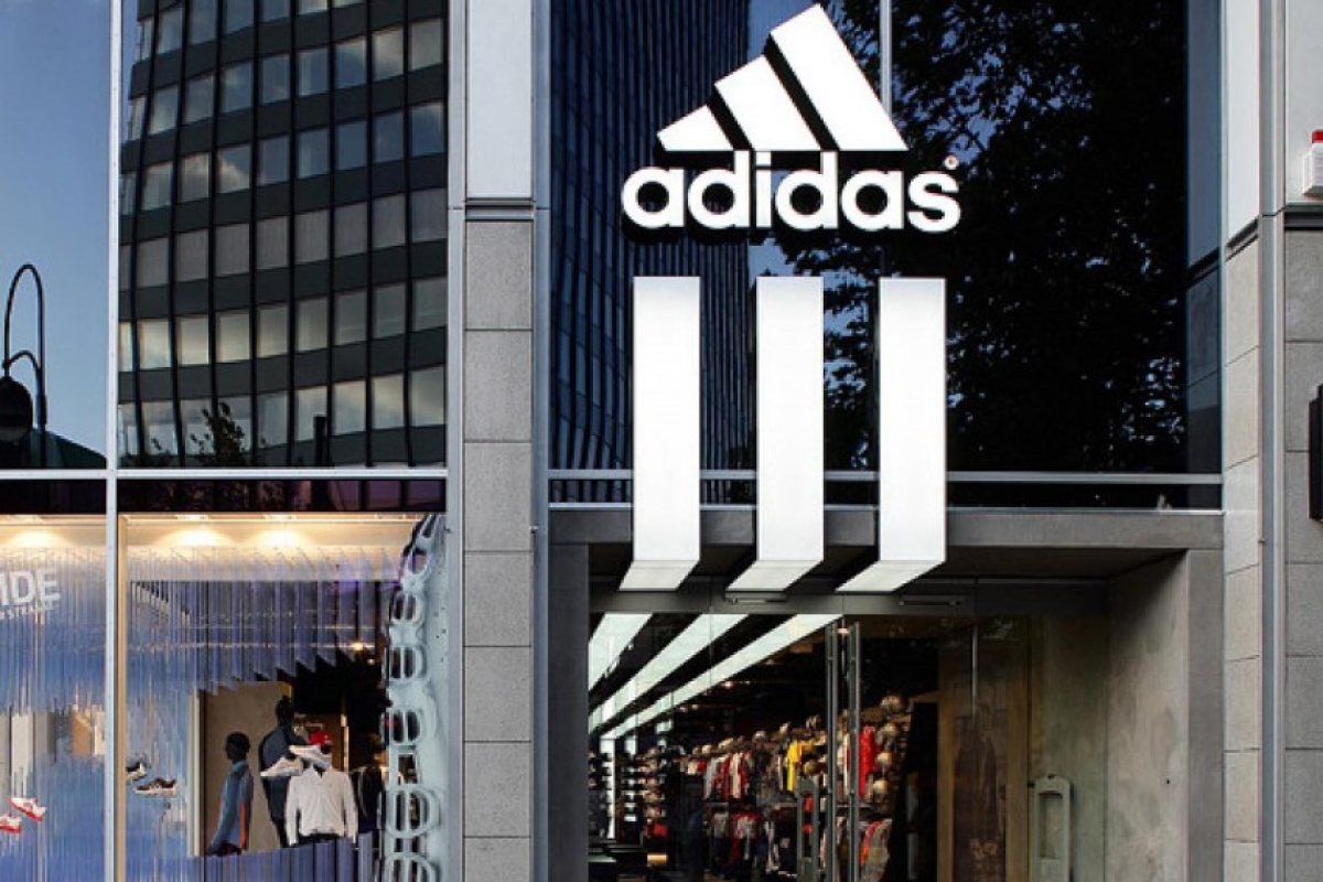 “Aдидас” сменя работниците си с роботи