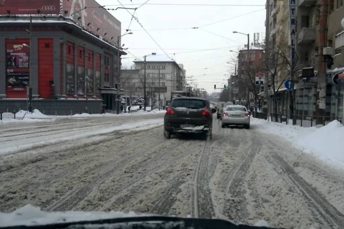 Най-добрите вицове за зимната обстановка в България