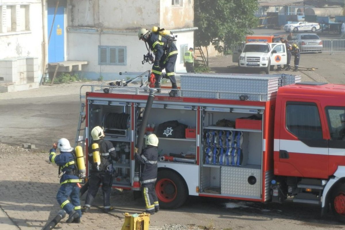 Пожар в сградата на Басейнова дирекция във Варна