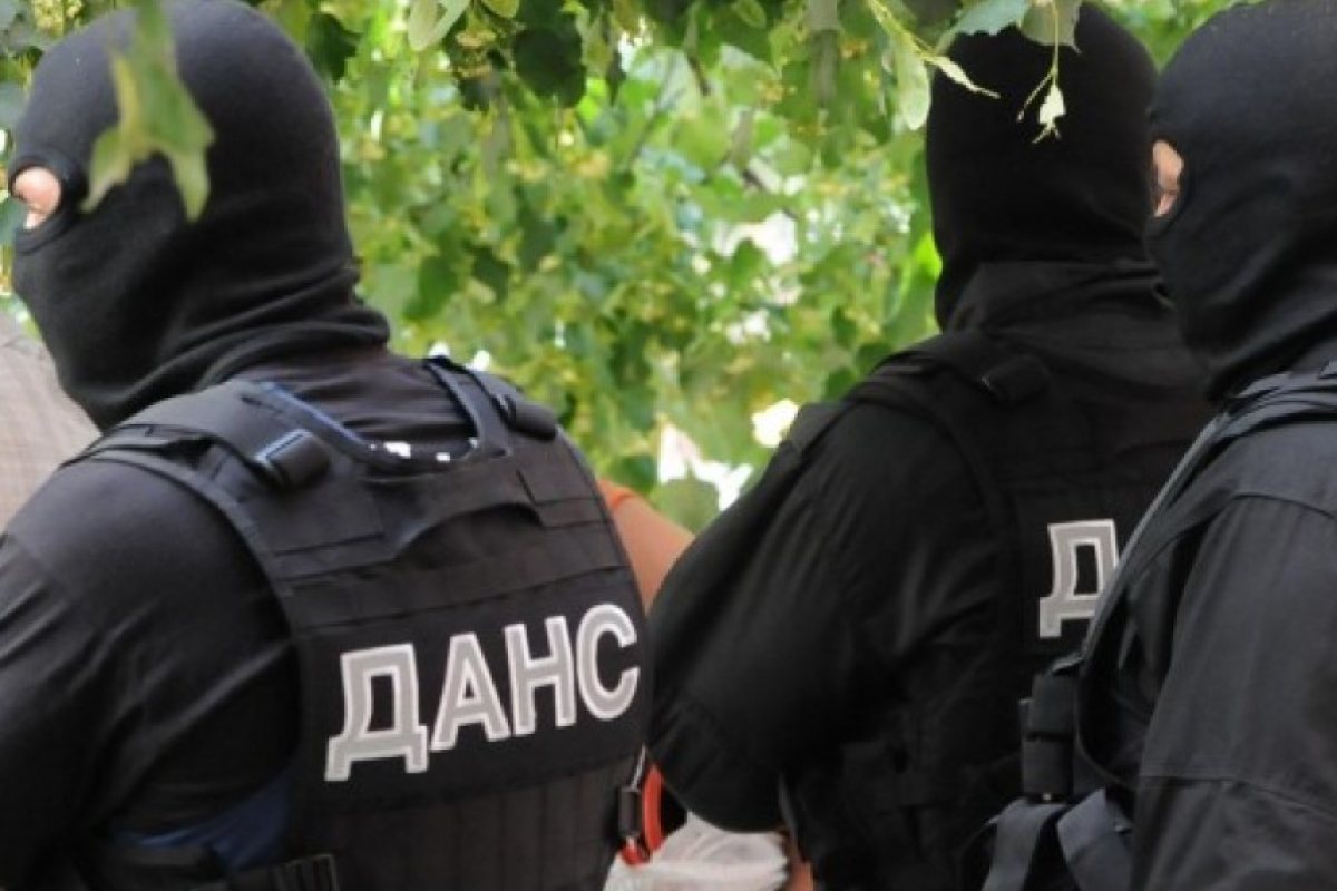 Трима служители на МВР и ДАНС обвинени в изнудване и отвличане
