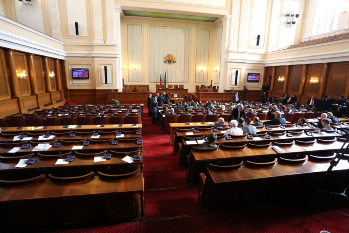 Край на 25-дневната депутатска ваканция