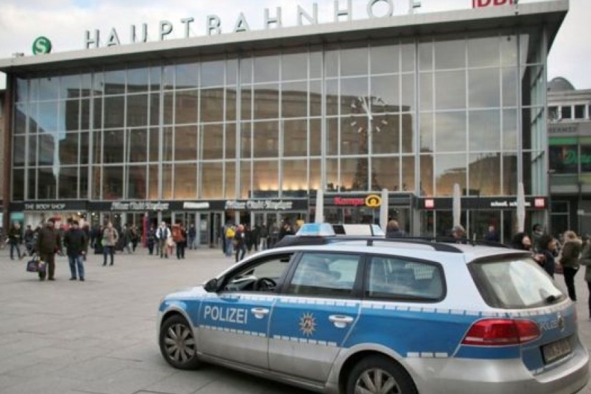 Десетки жалби за неоказана помощ от полицията в Кьолн навръх Нова година