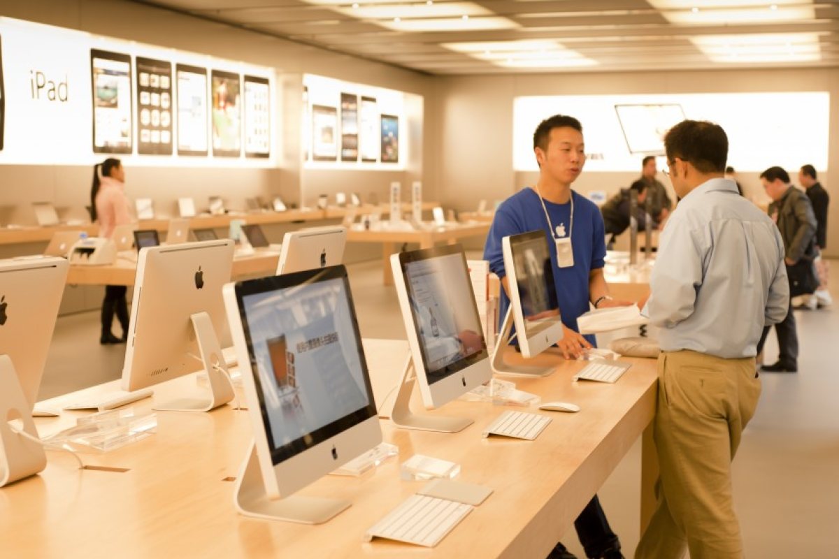 Apple вербува работниците си от деца