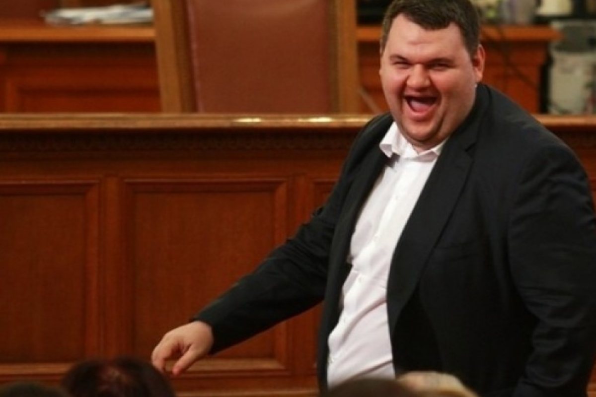 Пеевски пазарува наред, купи си и сградата на Би Ти Ви