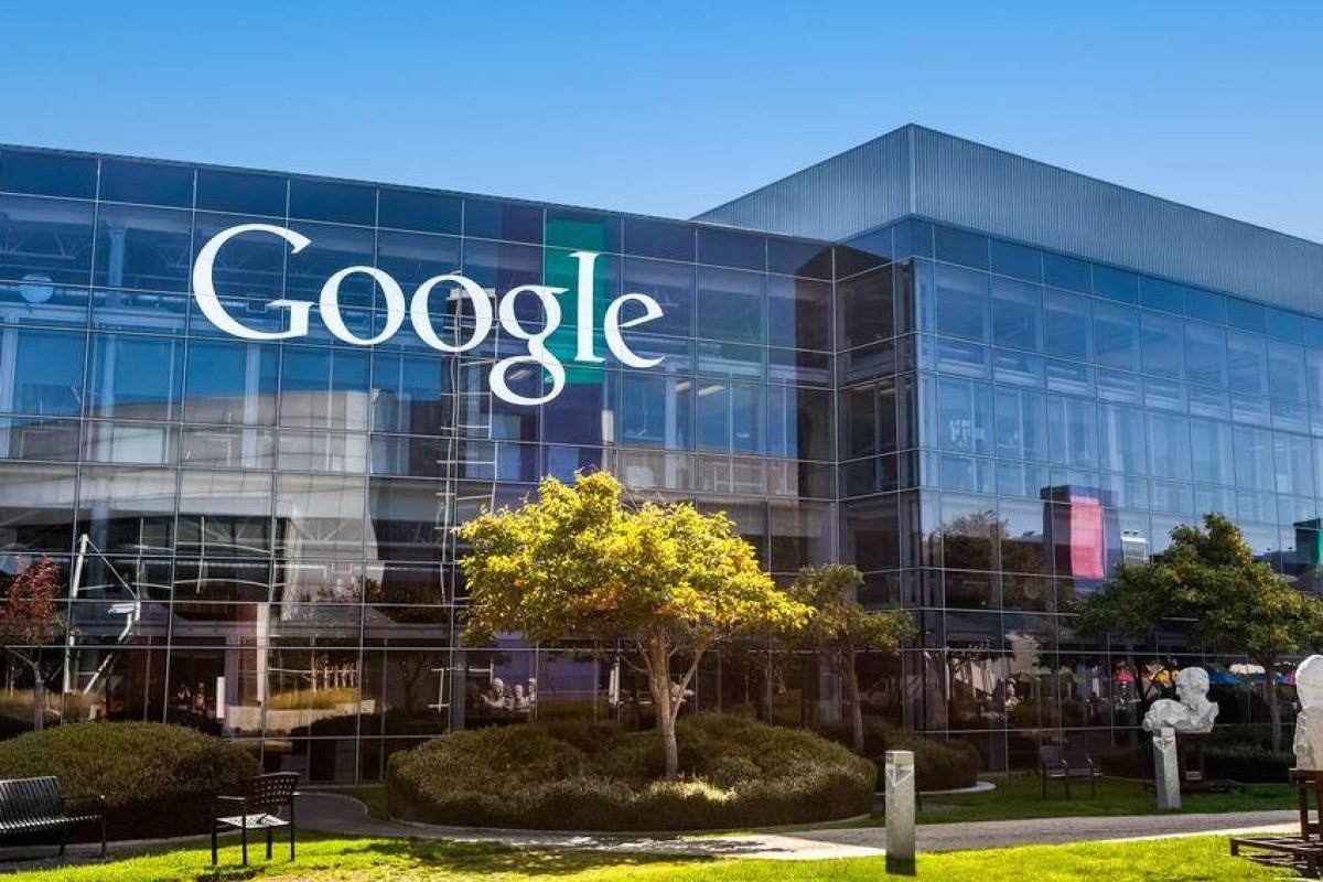 Google платил 1 млрд. долара на Аpple, за да е основна търсачка