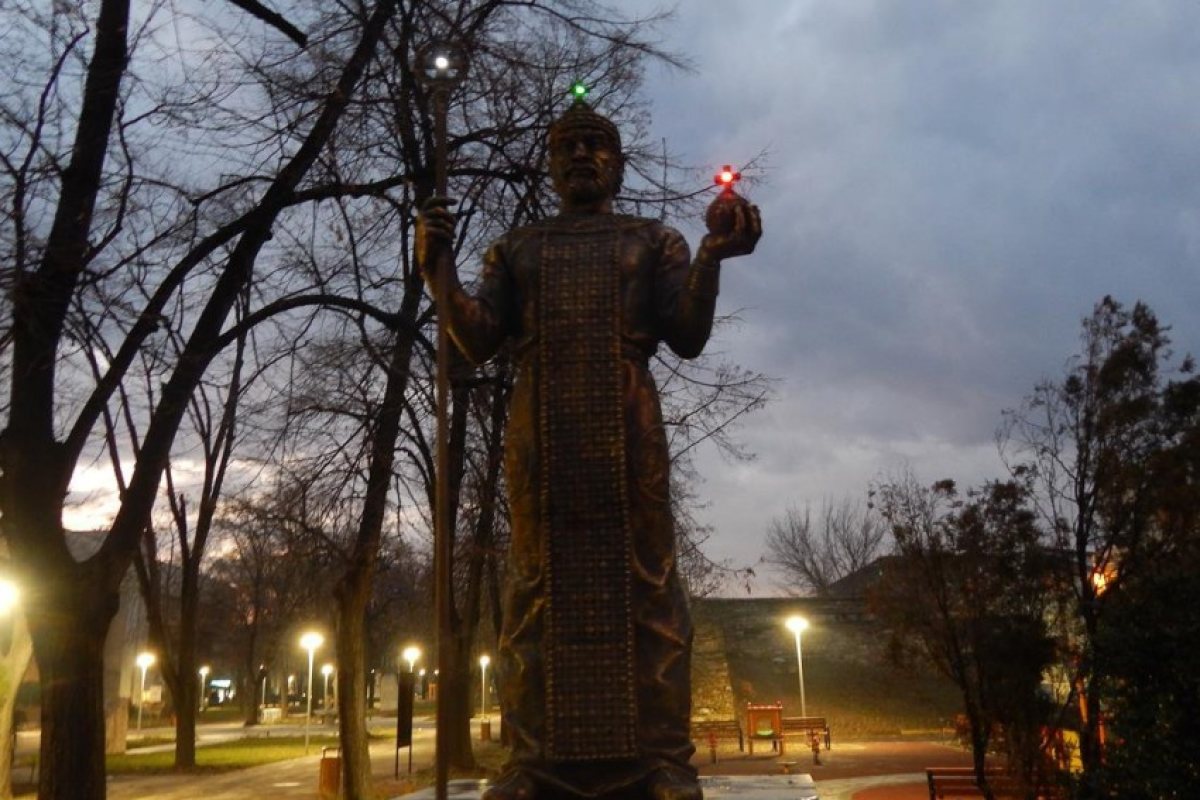 Паметник на цар Иван Срацимир светна във Видин (СНИМКИ)