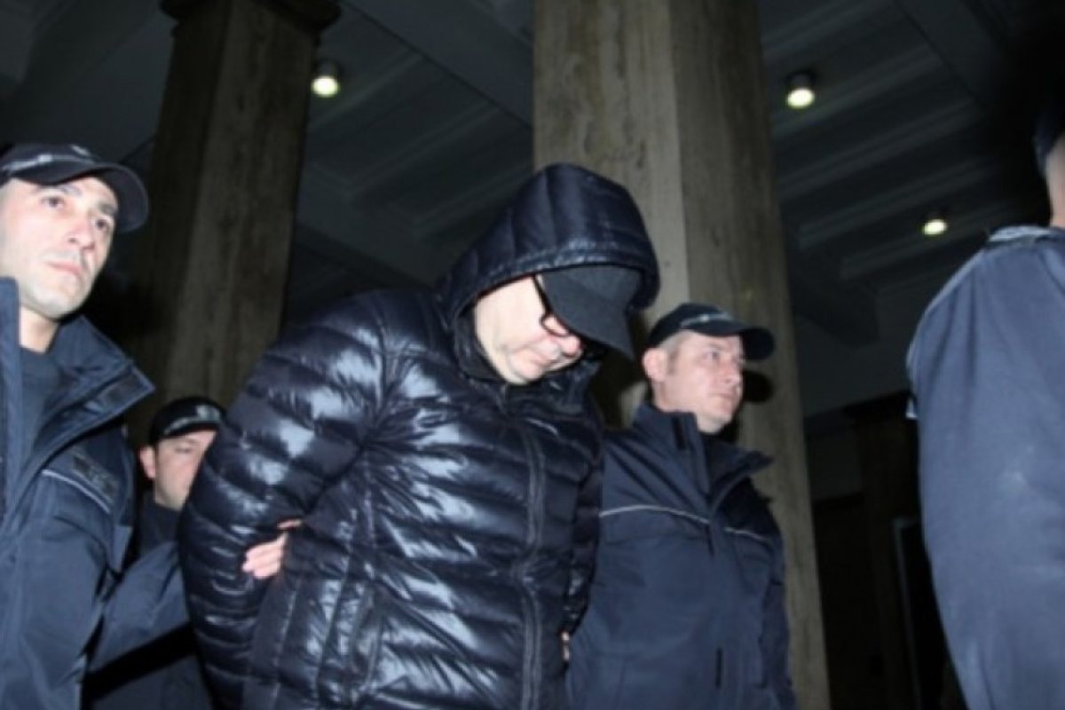 Задържаният за стрелбата срещу Алексей Петров имал три заболявания