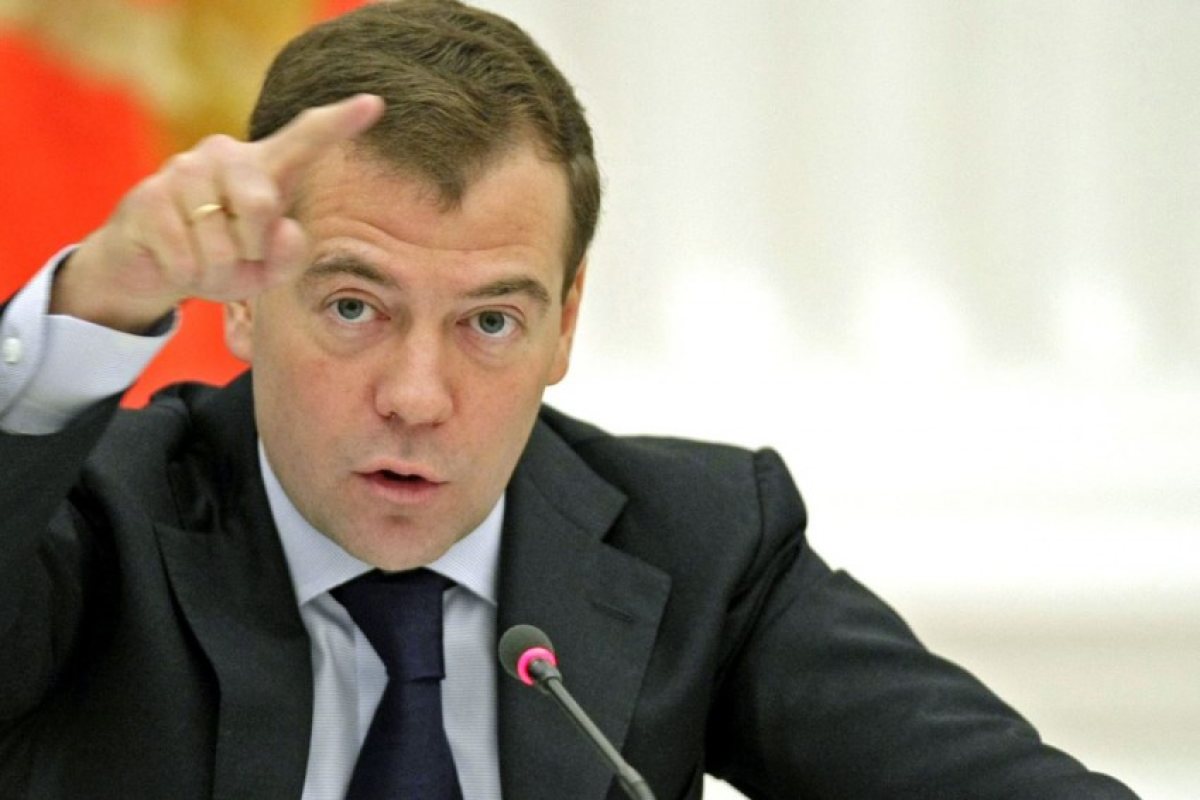 Медведев: Отношенията между САЩ и Русия са почти разрушени