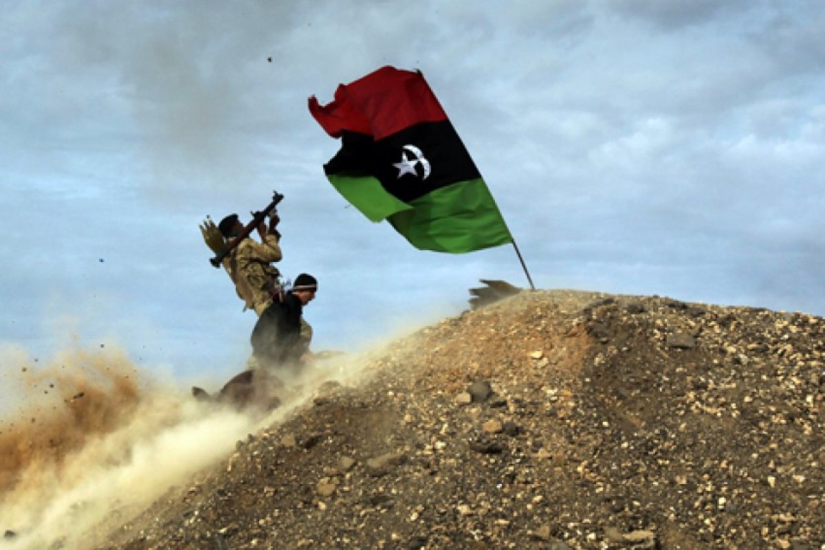 Поне 30 души убити при бомбена атака в Либия