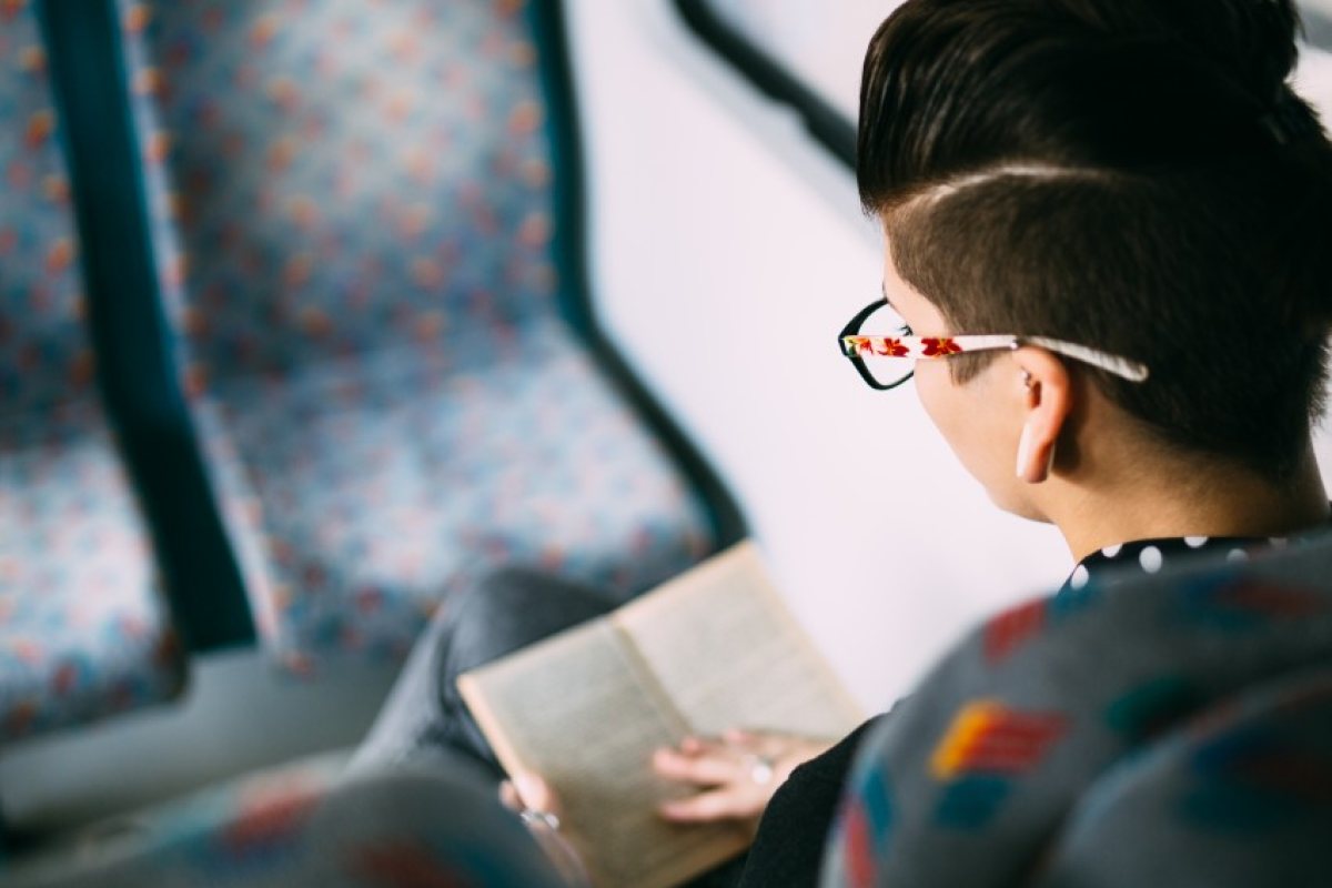 Четете книга в автобуса, возите се безплатно