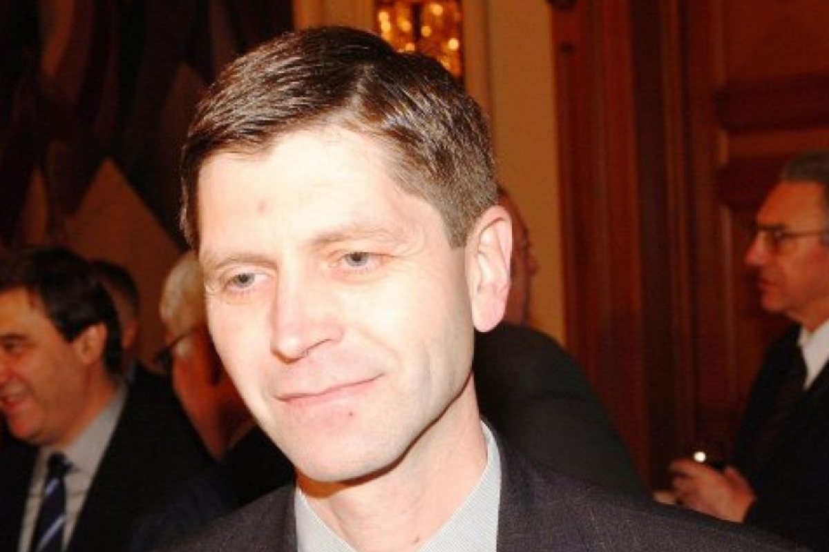 Как живее днес един бивш премиер?