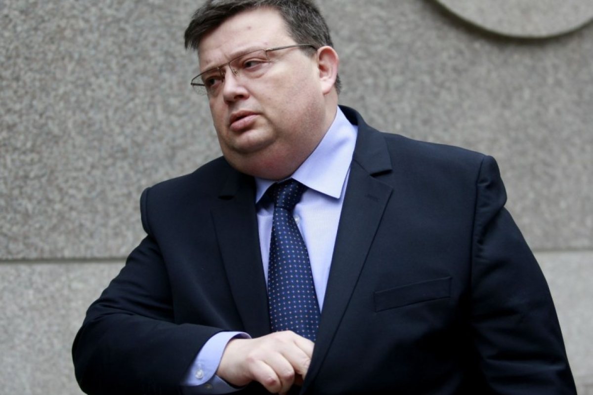 Цацаров свика спешна среща с МВР заради обществения ред