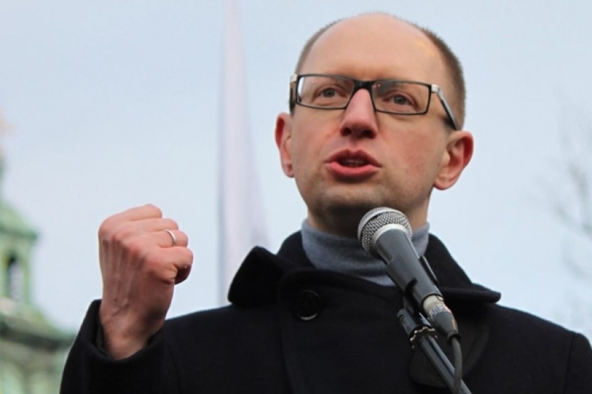 Украинският премиер подава оставка