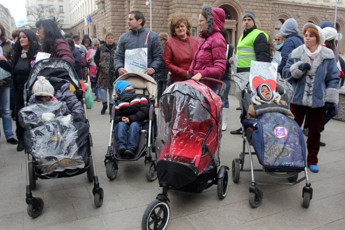 Майките няма да взимат повече пари