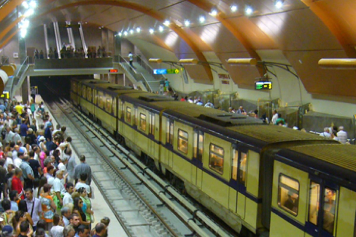 Самоубийство в столичтното метро паникьоса пътници!