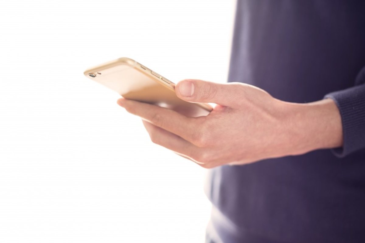 Култово! Китаец продаде дъщеря си, за да си купи iPhone