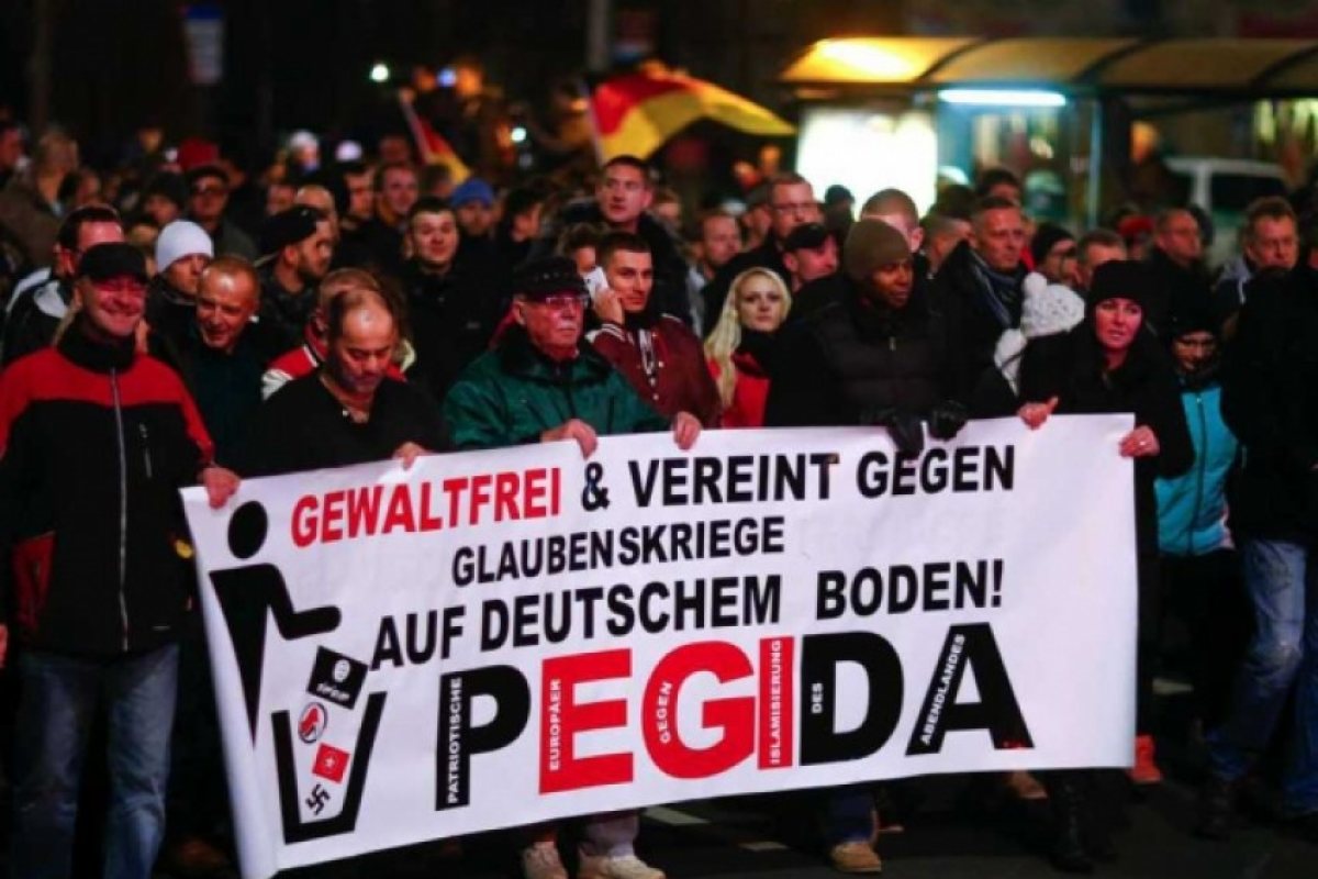 Германия се надига! 3 000 на протест срещу Меркел