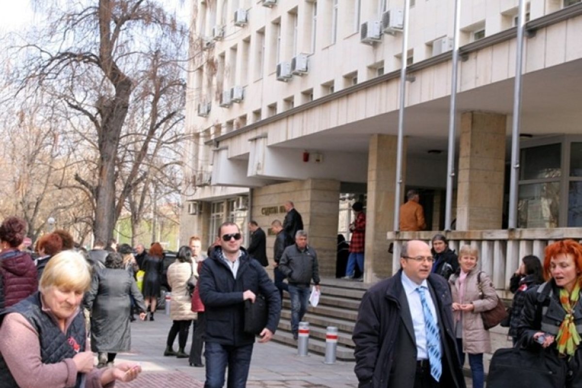 Сигнал за бомба изпразни и Съдебната палата в Пловдив