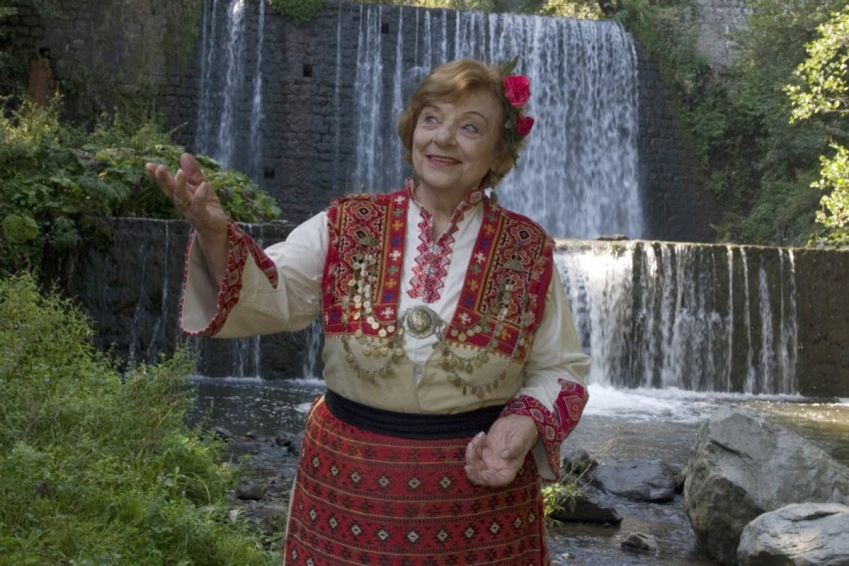 Почина известна наша народна певица
