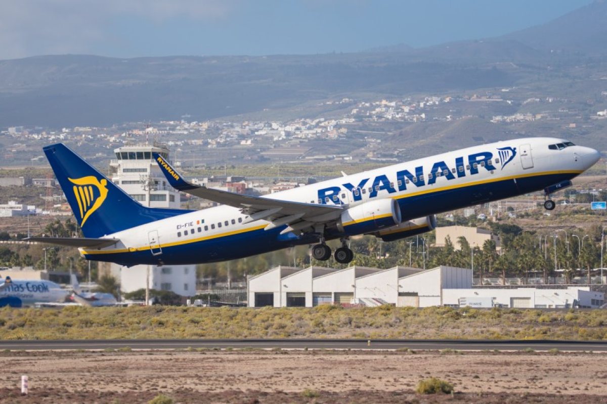 Ryanair създава над 1000 работни места в България
