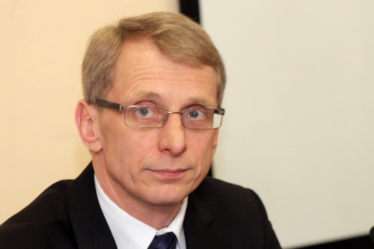 Заместник на Меглена Кунева подаде оставка