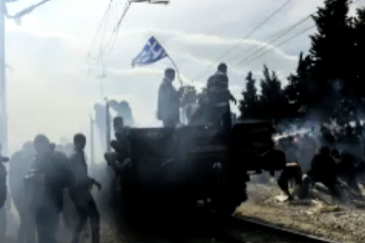 Мигранти подпалиха влак край Идомени