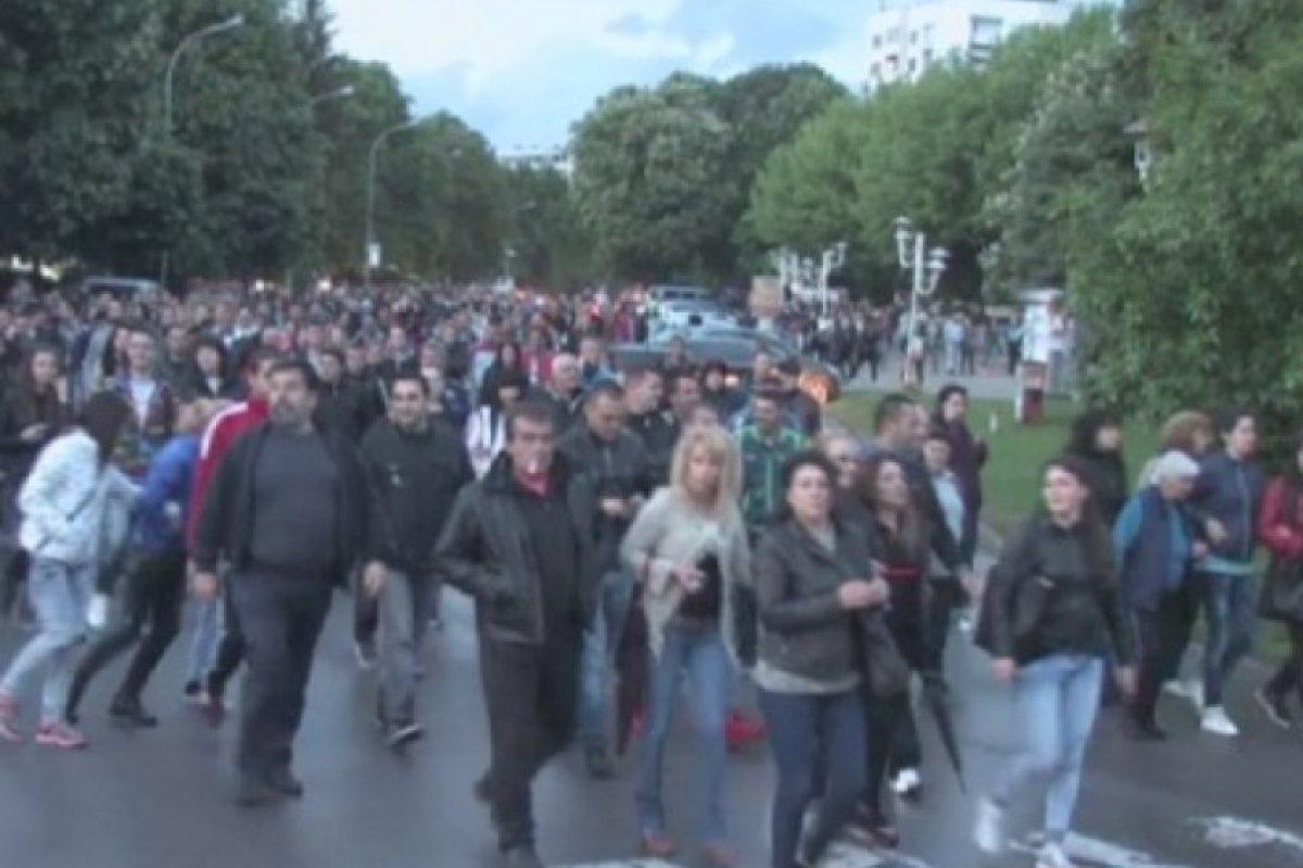 Протест в Раднево - ранени са полица и демонстранти