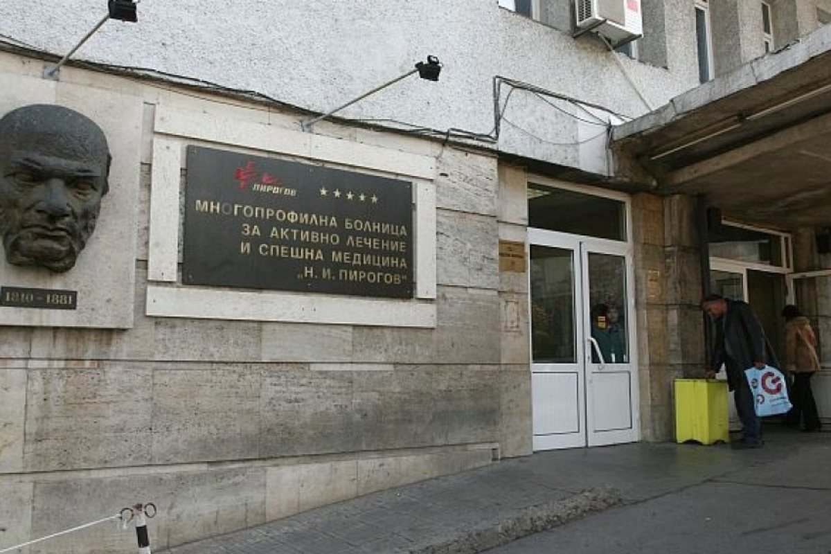 Бебето на простреляната жена все още в критично състояние