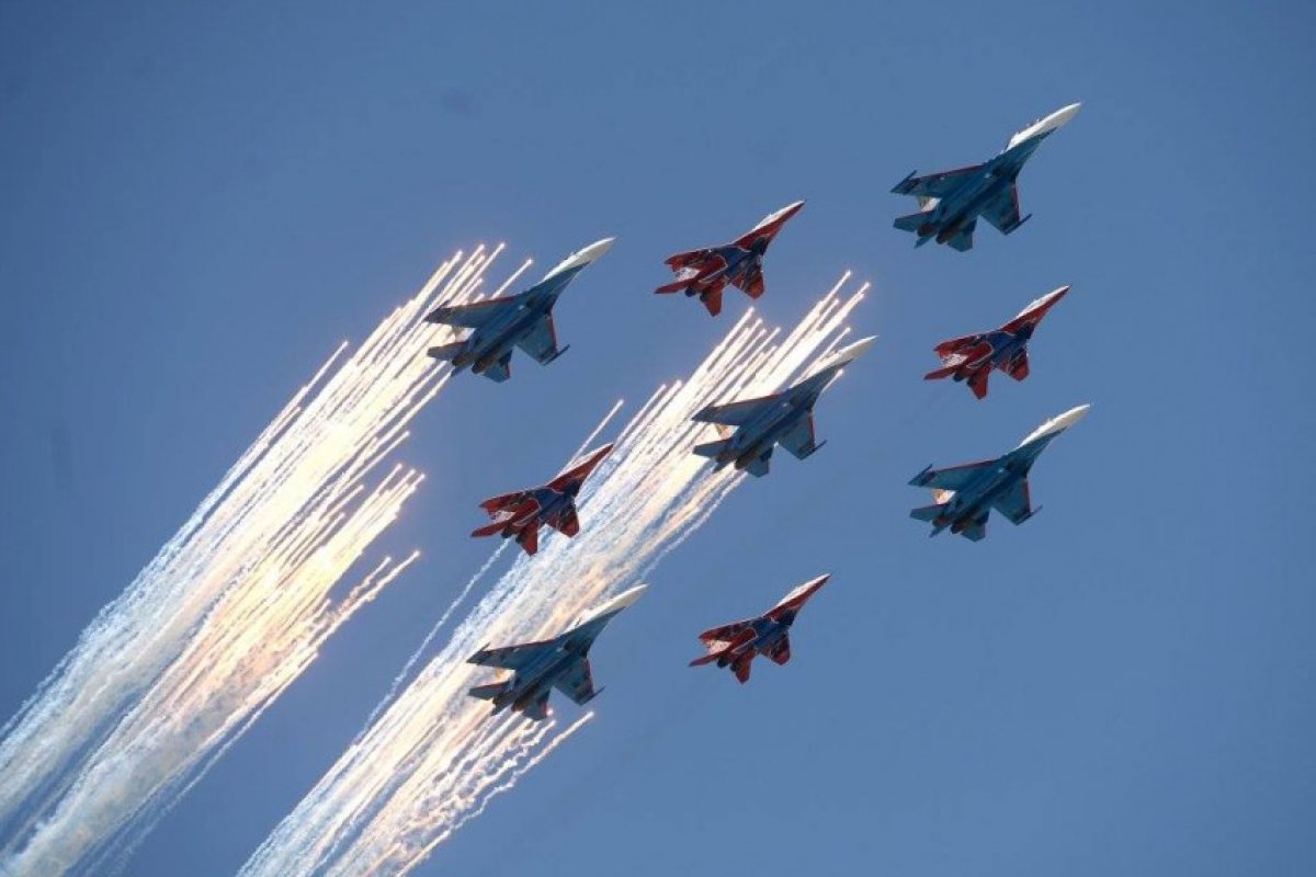 Парадът на победата на Червения площад в Москва (СНИМКИ)
