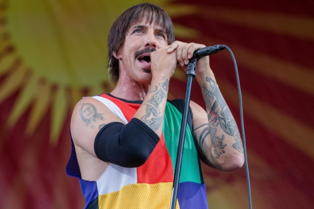 Вокалистът на Red Hot Chilli Peppers е приет по спешност в болница