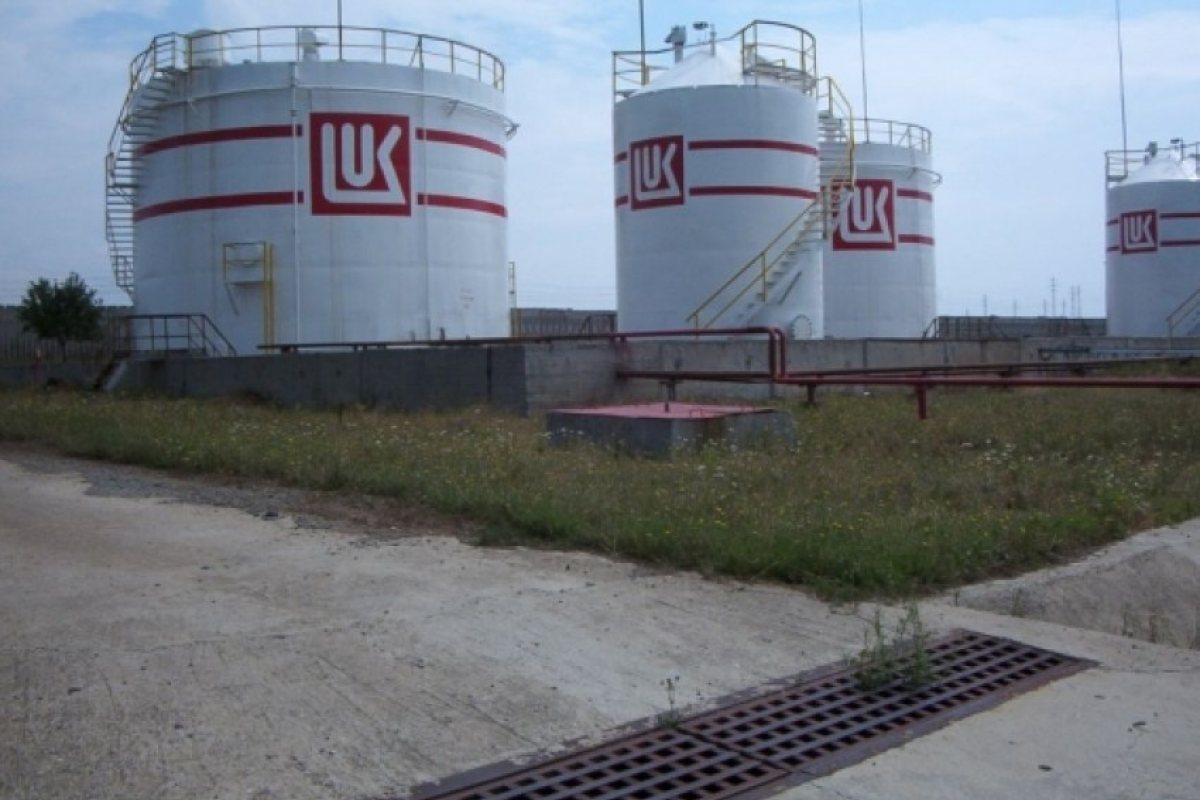 "Лукойл" плати глоба от 250 000 лева заради замърсяване на въздуха в Бургас
