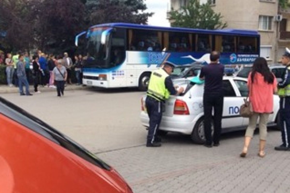 Заловиха пиян шофьор да кара ученици на "зелено училище"