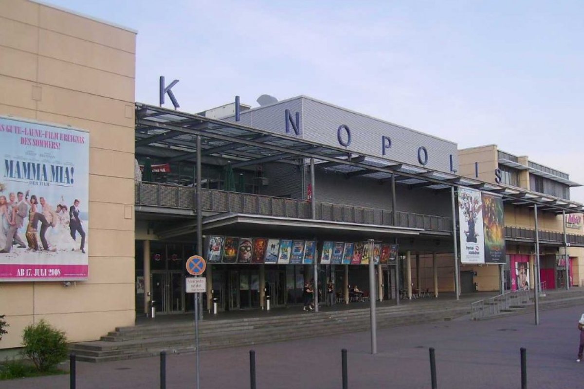 Въоръжен откри огън в кино в Германия (ОБНОВЕНА)