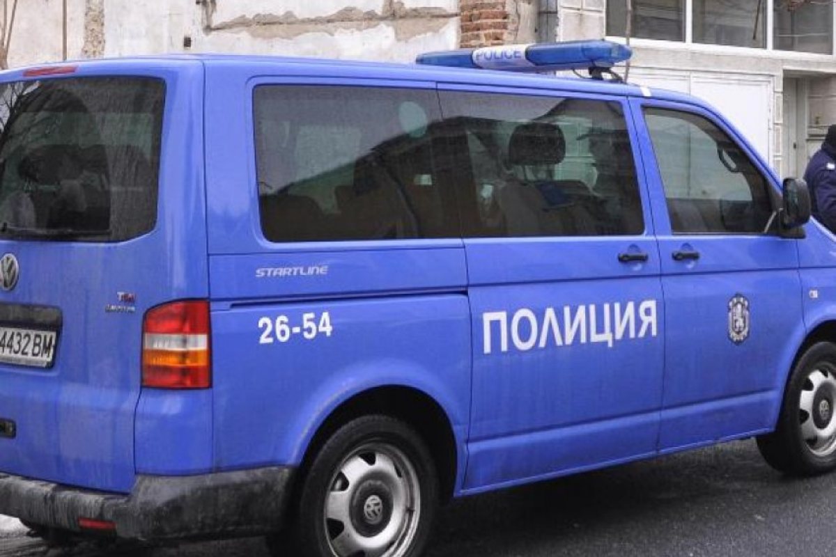 Над 10 арестувани при спецоперация в Бургас