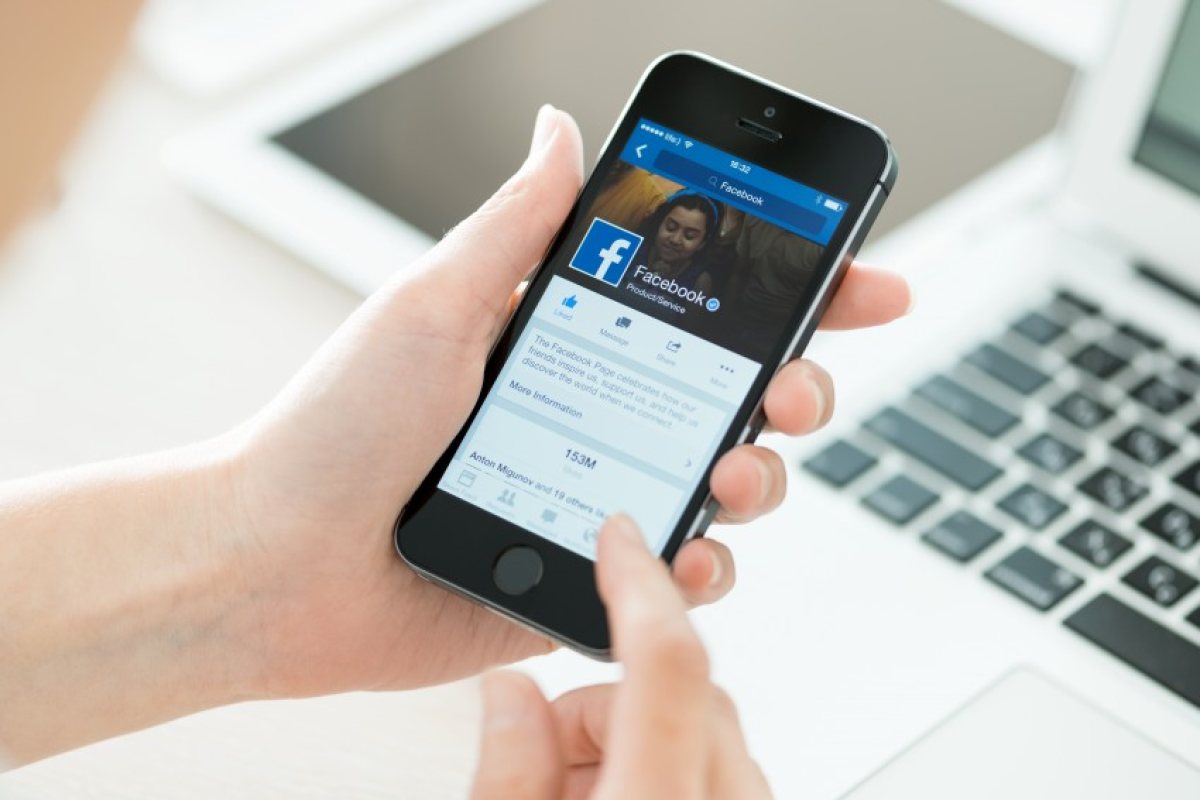 Facebook ще превежда постовете на 45 езика