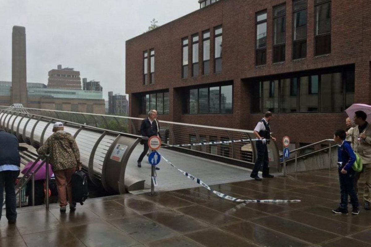 Откриха бомба от Втората световна война край Millennium Bridge