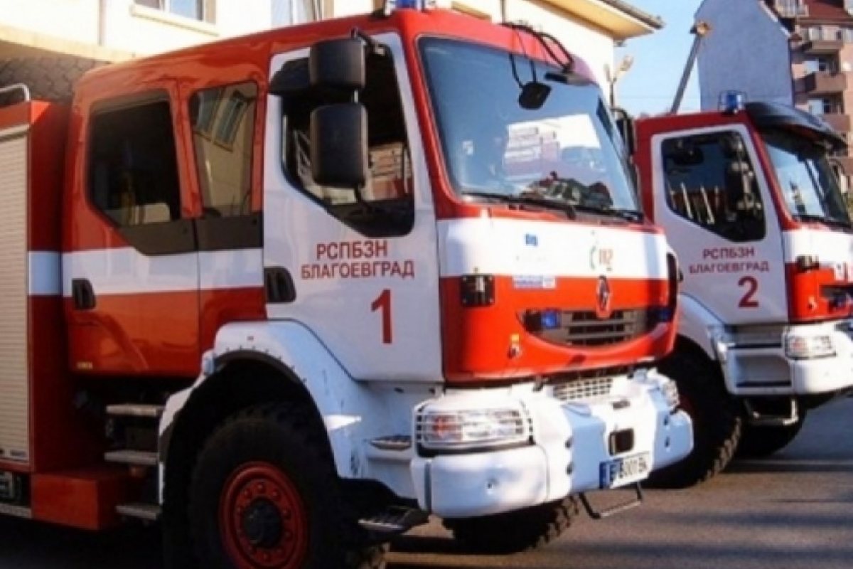 Автобус с туристи горя на АМ "Струма"
