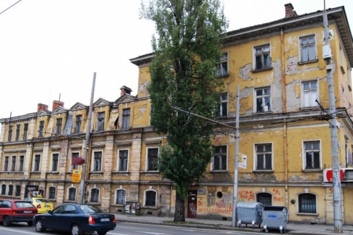 МРРБ иска разваляне на сделката за Конюшните